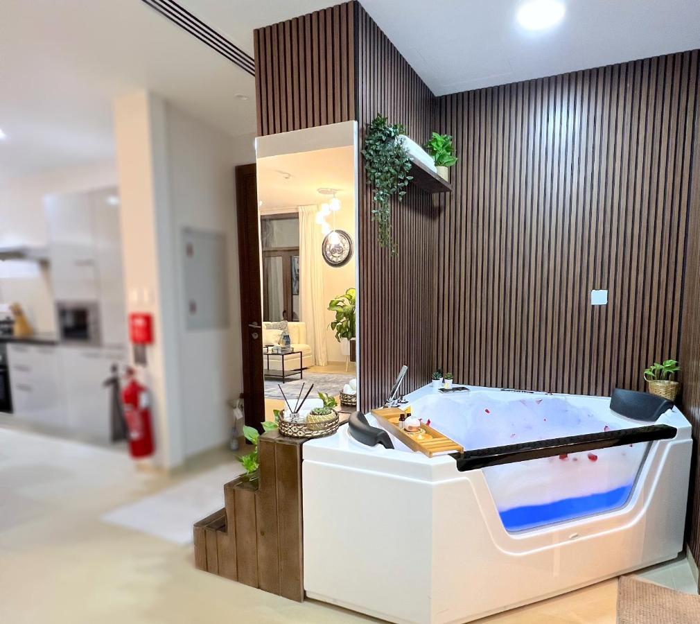 Stylish Apartment With A Jacuzzi Muscat Exterior photo